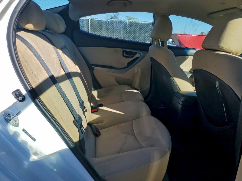 Photo 10 from auction – 2012 HYUNDAI ELANTRA GL with VIN 5NPDH4AE7CH088192