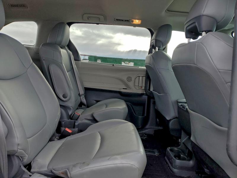 Photo 11 from auction – 2021 TOYOTA SIENNA XLE with VIN 5TDYSKFC0MS010184