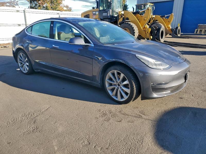 Photo 4 from auction – 2019 TESLA MODEL 3 with VIN 5YJ3E1EB8KF364699