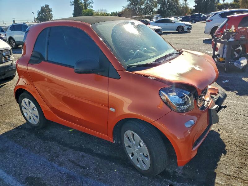 Photo 4 from auction – 2019 SMART FORTWO with VIN WMEFJ9BA1KK357665