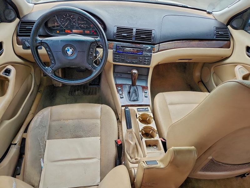 Photo 8 from auction – 2005 BMW 325 IS SUL with VIN WBAAZ33465KP92514