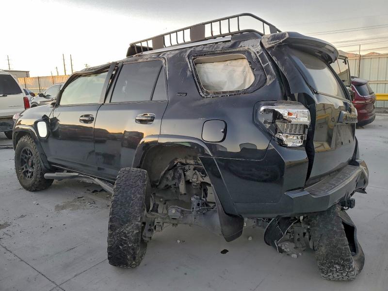 Photo 2 from auction – 2021 TOYOTA 4RUNNER SR with VIN JTEFU5JR4M5234817
