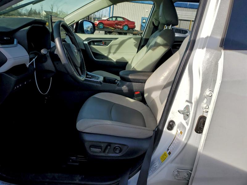 Photo 7 from auction – 2023 TOYOTA RAV4 XLE P with VIN JTMB6RFVXPD098942