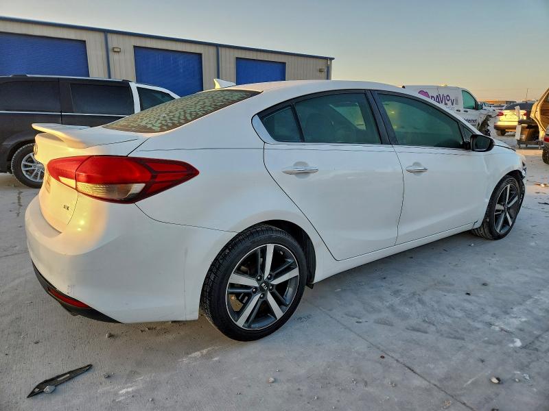 Photo 3 from auction – 2017 KIA FORTE with VIN 3KPFL4A88HE074055