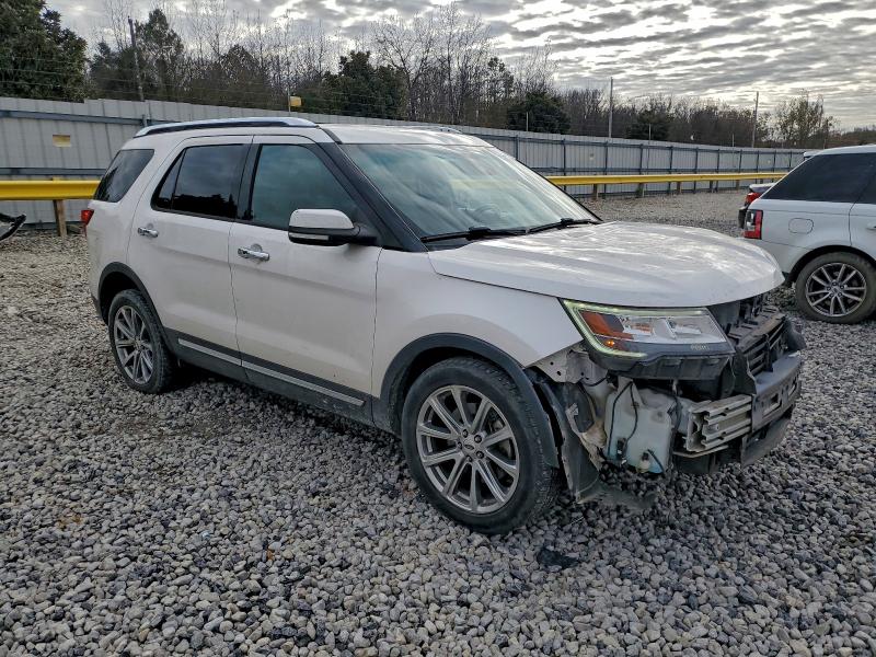 Photo 4 from auction – 2017 FORD EXPLORER L with VIN 1FM5K7F89HGE19405