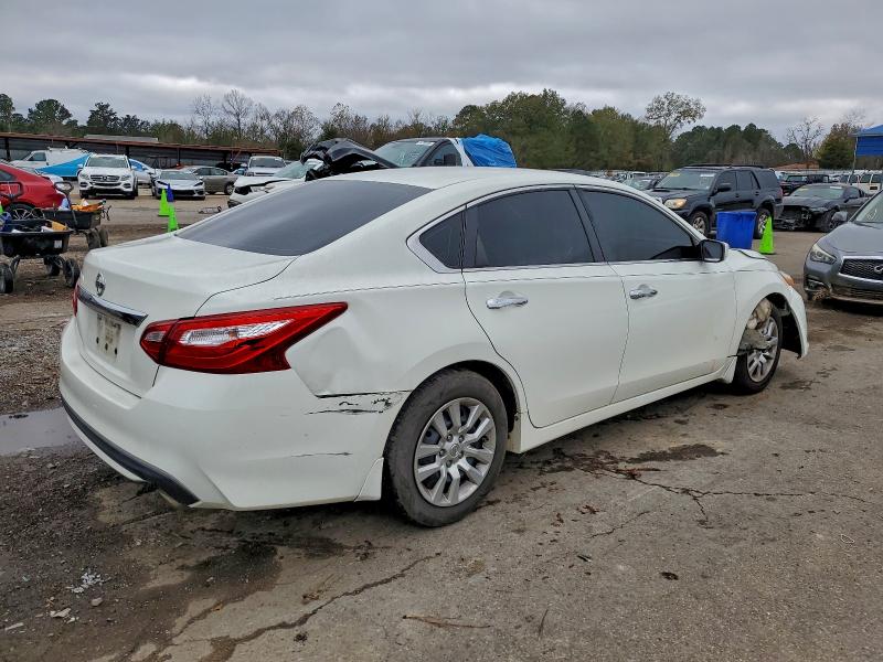 Photo 3 from auction – 2017 NISSAN ALTIMA 2.5 with VIN 1N4AL3APXHC251116