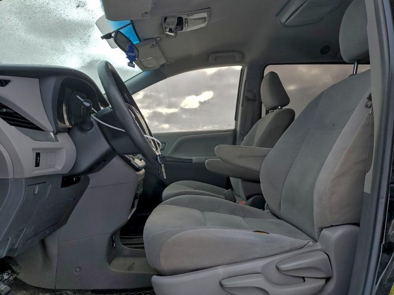 Photo 7 from auction – 2015 TOYOTA SIENNA with VIN 5TDZK3DC2FS599397