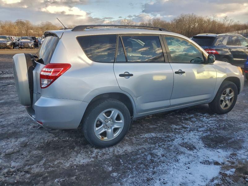 Foto 3 de la subasta – 2010 TOYOTA RAV4 con VIN JTMBF4DV5AD026897