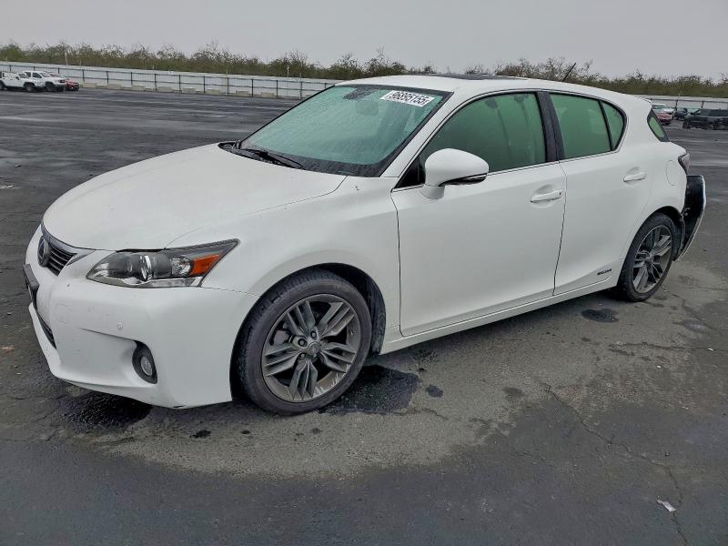 LEXUS CT 200 2013 with VIN JTHKD5BHXD2138506 - Photo from auction