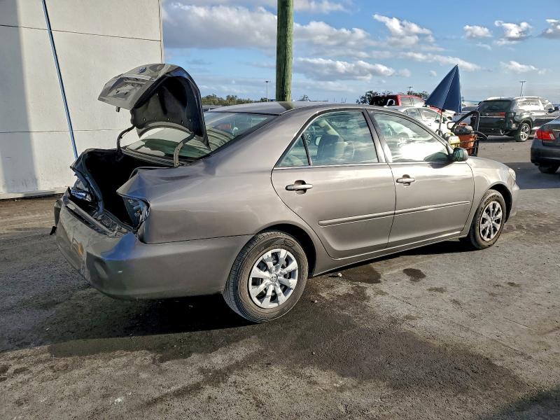 Photo 3 from auction – 2005 TOYOTA CAMRY LE with VIN 4T1BE32K75U517673