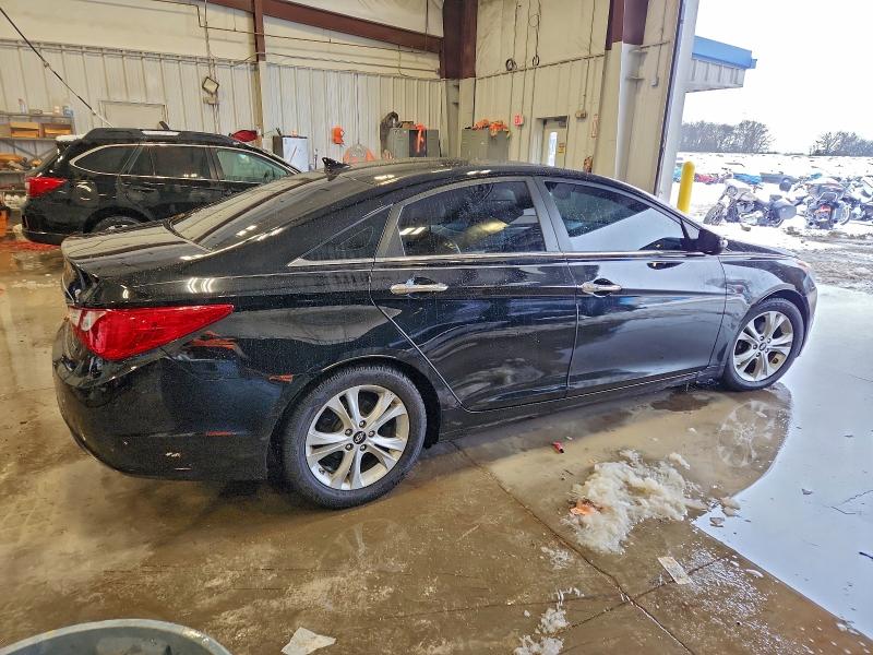 Photo 3 from auction – 2011 HYUNDAI SONATA SE with VIN 5NPEC4ACXBH089465