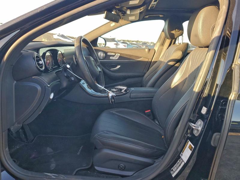Photo 7 from auction – 2017 MERCEDES-BENZ E 300 with VIN WDDZF4JB7HA168291
