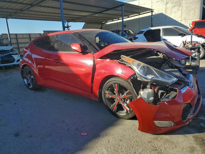 Photo 4 from auction – 2017 HYUNDAI VELOSTER with VIN KMHTC6AD4HU322181
