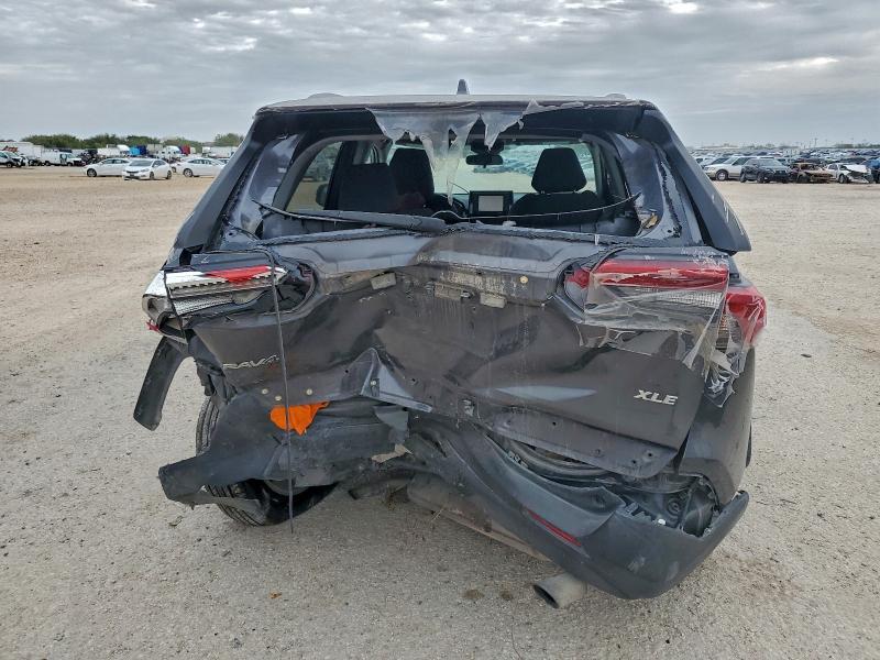 Photo 6 from auction – 2021 TOYOTA RAV4 XLE with VIN 2T3W1RFV2MC147759