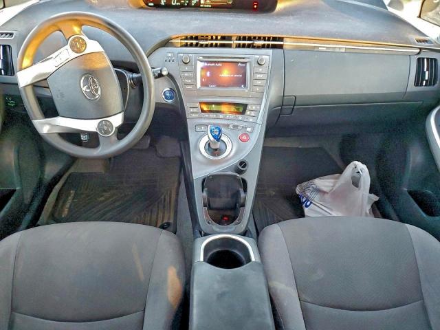 Photo 8 from auction – 2013 TOYOTA PRIUS with VIN JTDKN3DU6D5683162