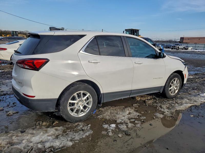 Photo 3 from auction – 2022 CHEVROLET EQUINOX LT with VIN 3GNAXUEV4NL256641