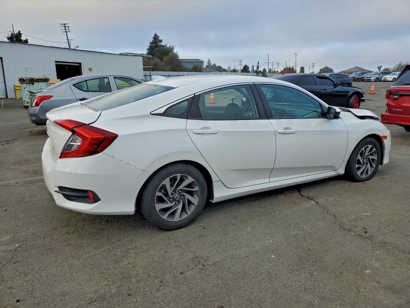 Photo 3 from auction – 2017 HONDA CIVIC with VIN 19XFC2F72HE231907