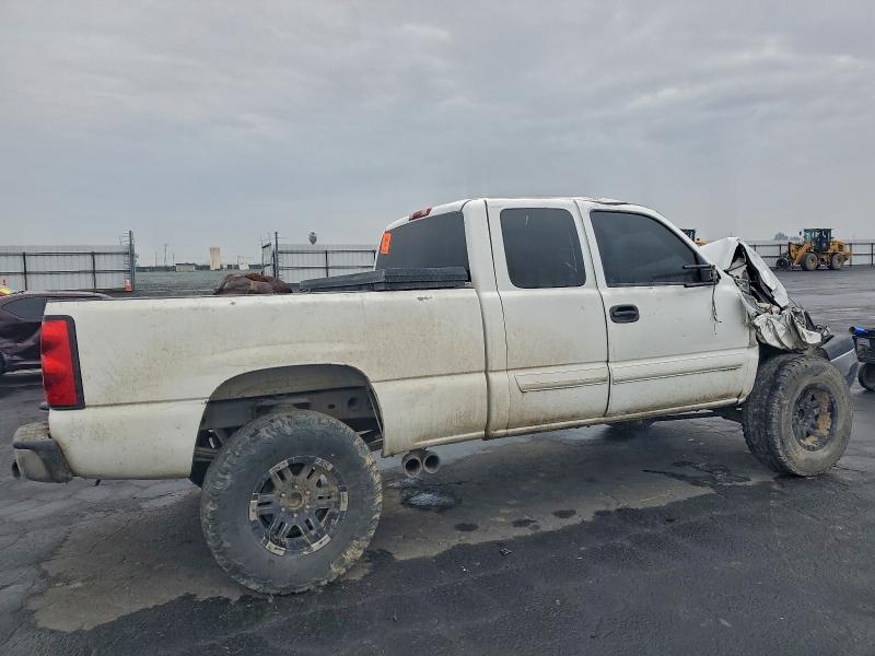 Photo 3 from auction – 2005 CHEVROLET SILVERADO with VIN 1GCEC19V85Z100593