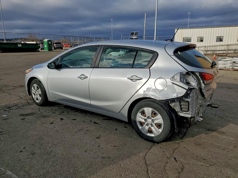 Photo 2 from auction – 2017 KIA FORTE LX with VIN KNAFK5A80H5705124