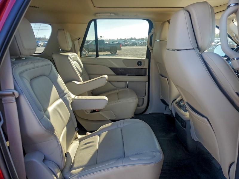Photo 11 from auction – 2018 LINCOLN NAVIGATOR with VIN 5LMJJ3HT1JEL05439