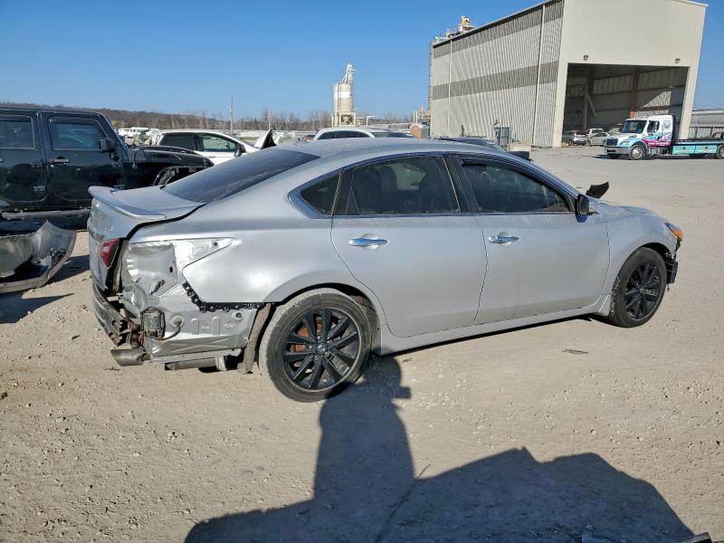 Photo 3 from auction – 2017 NISSAN ALTIMA 2.5 with VIN 1N4AL3AP7HC472608
