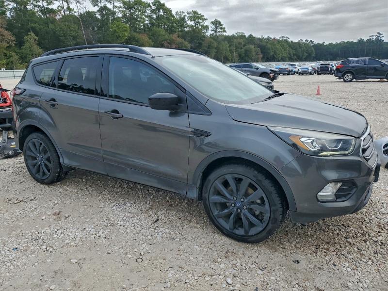 Photo 4 from auction – 2017 FORD ESCAPE SE with VIN 1FMCU0GD7HUD10267