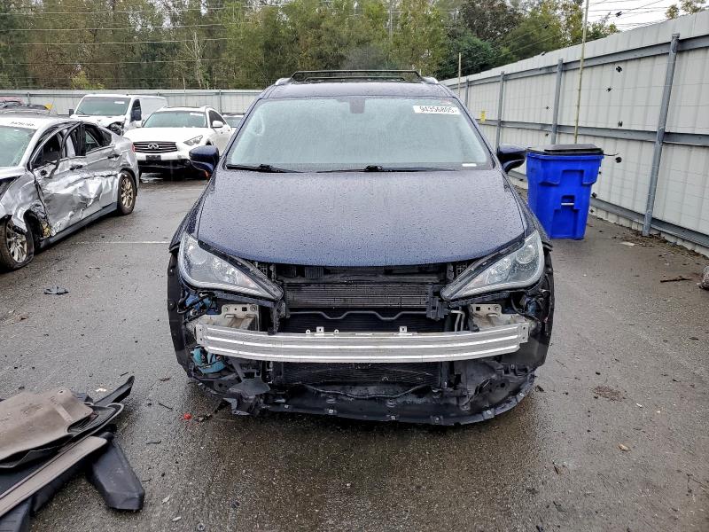 Photo 5 from auction – 2017 CHRYSLER PACIFICA T with VIN 2C4RC1EG6HR771350