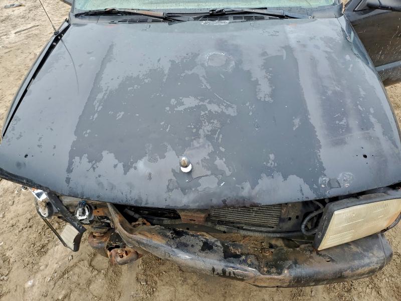 Photo 11 from auction – 2000 GMC SONOMA with VIN 1GTCS1953YK270237