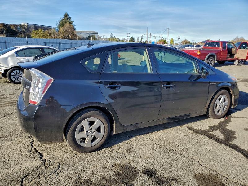 Photo 3 from auction – 2011 TOYOTA PRIUS with VIN JTDKN3DU9B1433130
