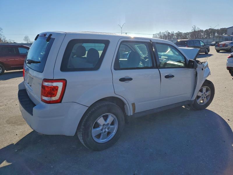 Фото 3 с аукциона – 2011 FORD ESCAPE XLS с VIN 1FMCU0C70BKC59858
