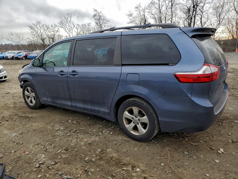 Photo 2 from auction – 2017 TOYOTA SIENNA LE with VIN 5TDKZ3DC2HS816611