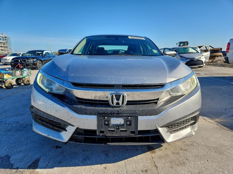 Photo 5 from auction – 2018 HONDA CIVIC EX with VIN 19XFC2F70JE023000