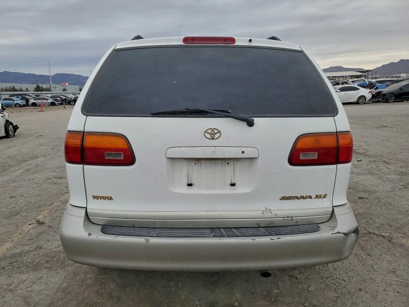 Photo 6 from auction – 1998 TOYOTA SIENNA LE with VIN 4T3ZF13C4WU034366