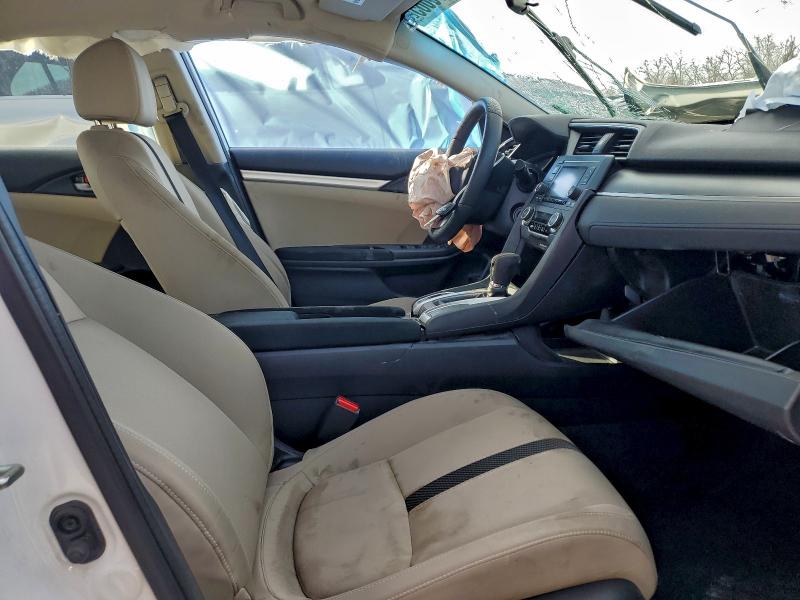 Photo 7 from auction – 2017 HONDA CIVIC LX with VIN 2HGFC2F55HH565787