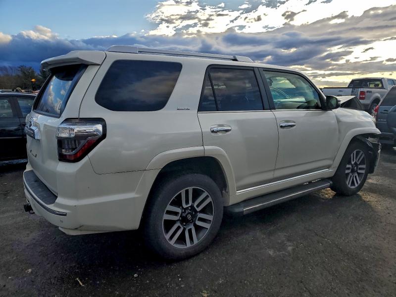 Zdjęcie 3 z aukcji – 2015 TOYOTA 4RUNNER SR z VIN JTEBU5JR4F5265759
