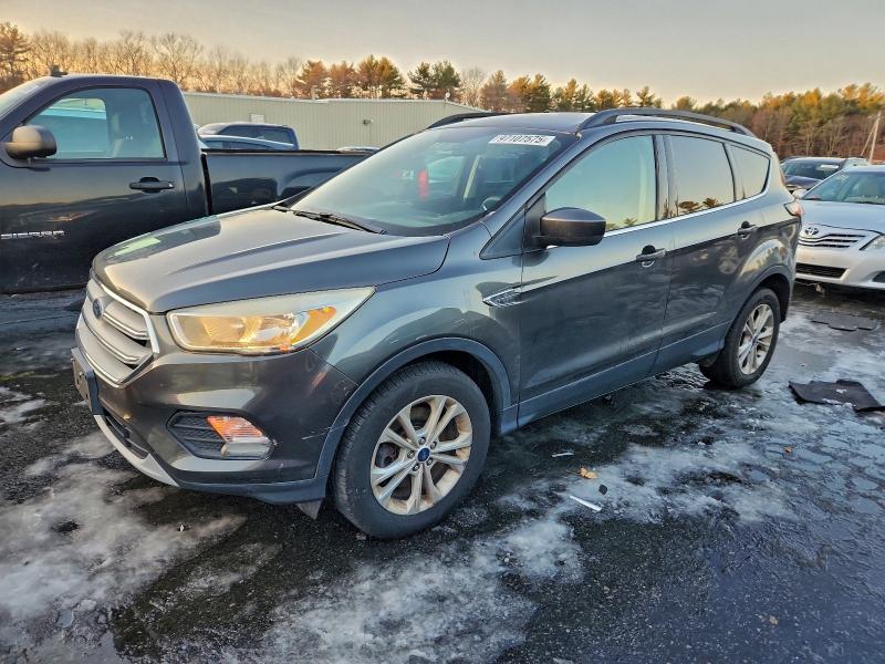 FORD ESCAPE SE 2018 with VIN 1FMCU9GD4JUB30237 - Photo from auction