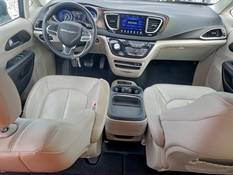 Photo 8 from auction – 2017 CHRYSLER PACIFICA T with VIN 2C4RC1BG0HR513183