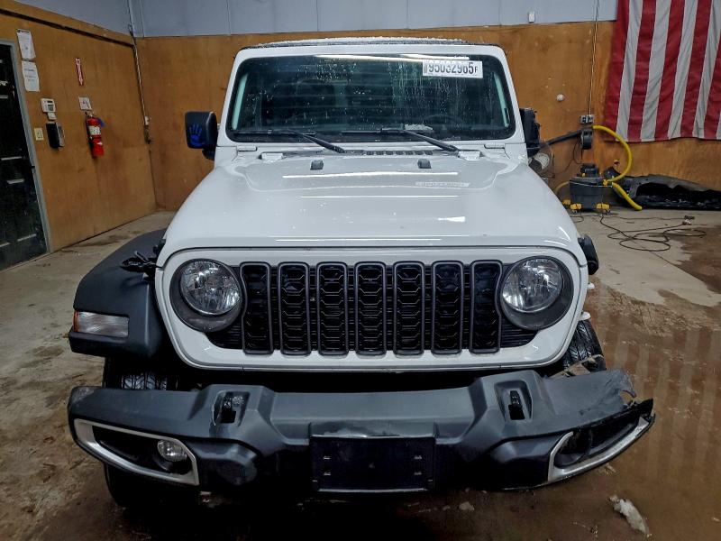 Photo 5 from auction – 2024 JEEP GLADIATOR with VIN 1C6HJTAG5RL128122