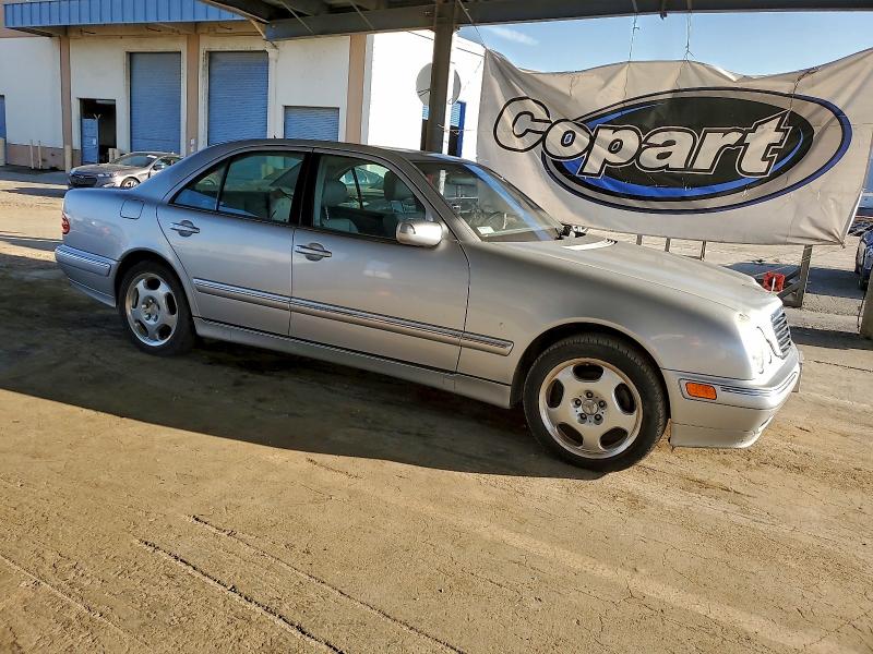 Photo 4 from auction – 2000 MERCEDES BENZ E with VIN WDBJF70J1YB146555