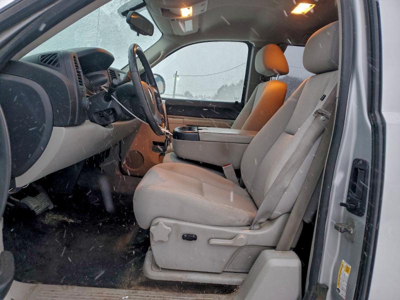 Photo 7 from auction – 2011 CHEVROLET SILVERADO with VIN 1GCRKSE33BZ212678