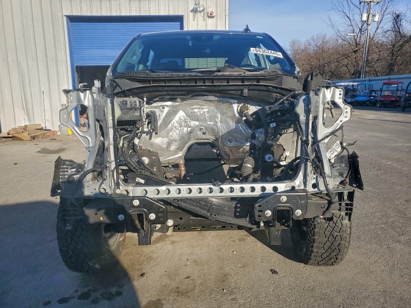 Фото 5 с аукциона – 2025 CHEVROLET SILVERADO с VIN 3GCUKCED2SG189385