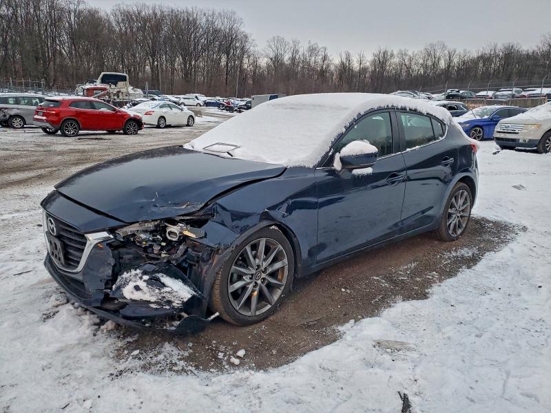 MAZDA 3 2018 with VIN 3MZBN1M33JM169137 - Photo from auction