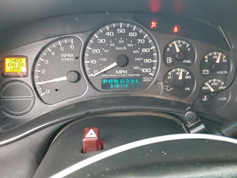 Photo 9 from auction – 2002 CHEVROLET SILVERADO with VIN 1GCEC14V32Z161126