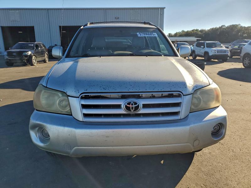 Photo 5 from auction – 2005 TOYOTA HIGHLANDER with VIN JTEDD21A450107144