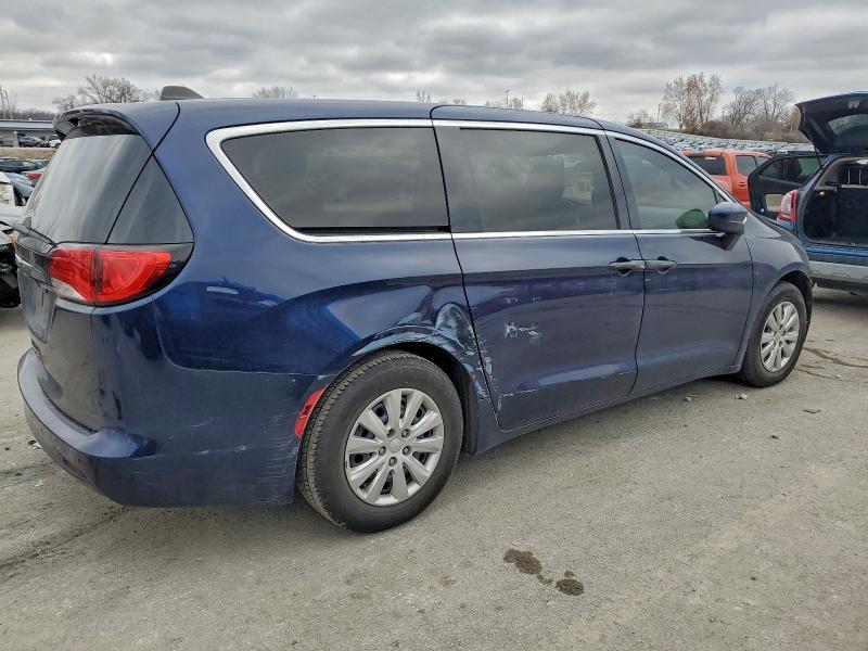 Photo 3 from auction – 2018 CHRYSLER PACIFICA L with VIN 2C4RC1AG2JR355856