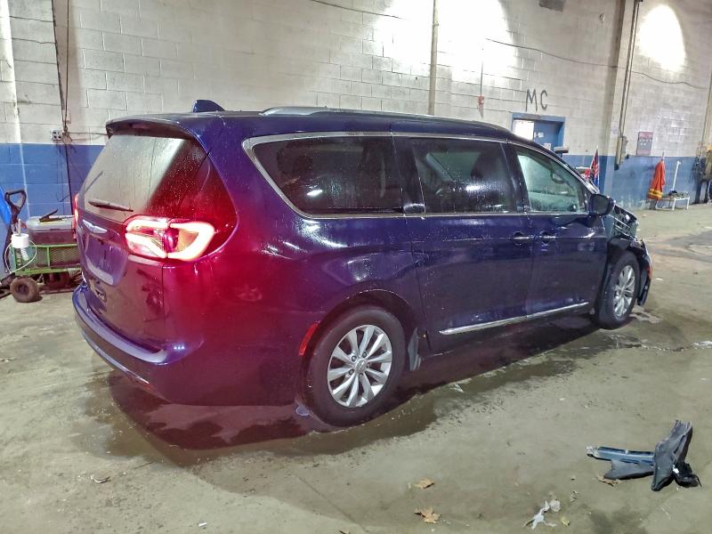 Photo 3 from auction – 2018 CHRYSLER PACIFICA T with VIN 2C4RC1EG9JR258017