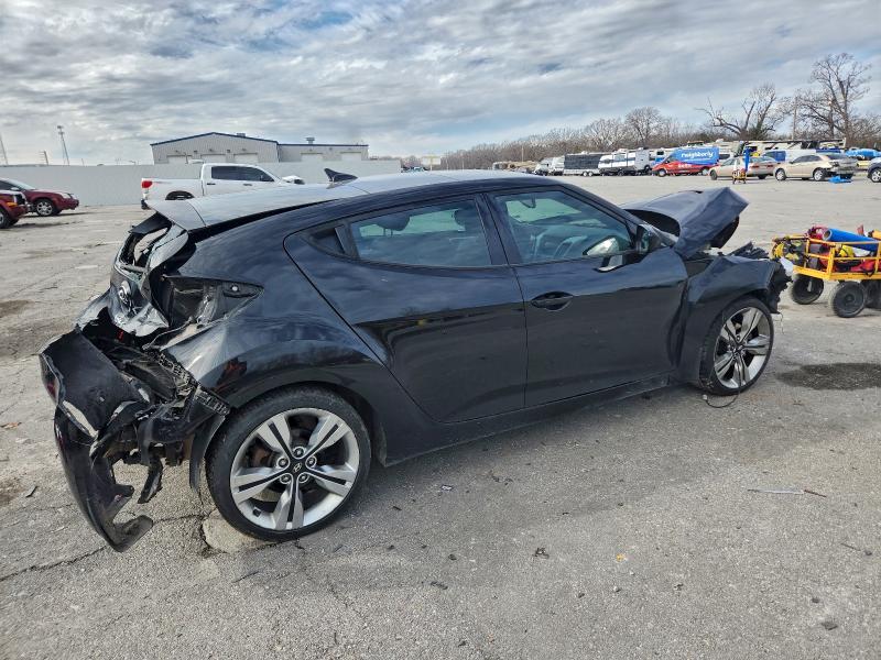 Photo 3 from auction – 2013 HYUNDAI VELOSTER with VIN KMHTC6AD0DU161922