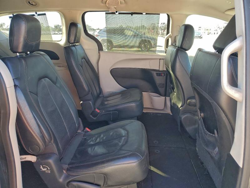 Photo 11 from auction – 2018 CHRYSLER PACIFICA T with VIN 2C4RC1BG3JR272855