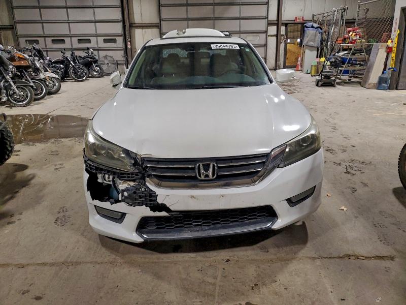 Photo 5 from auction – 2015 HONDA ACCORD with VIN 1HGCR2F89FA144209