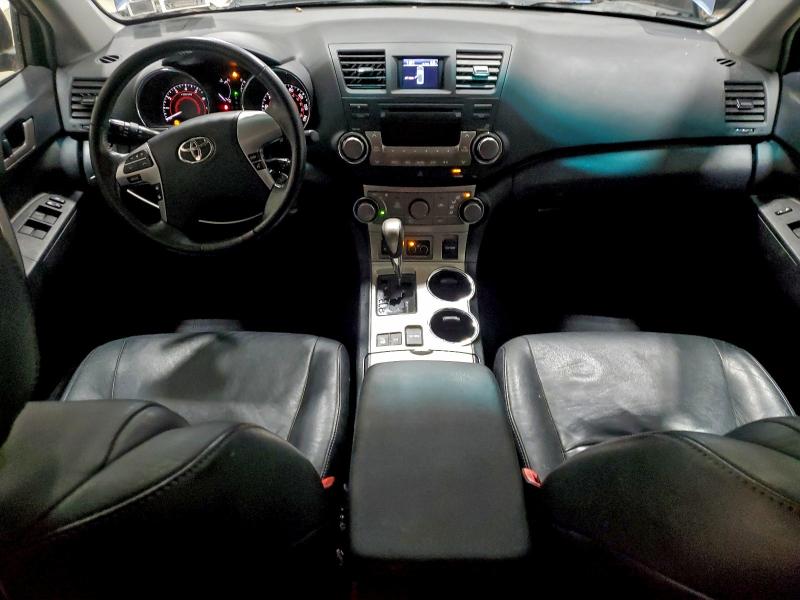 Photo 8 from auction – 2012 TOYOTA HIGHLANDER with VIN 5TDBK3EH5CS141800